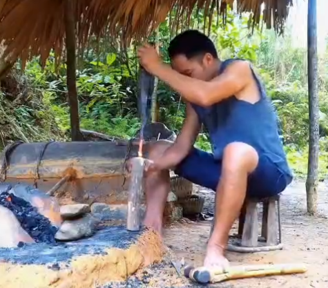 电动挖掘机