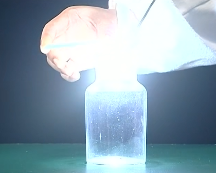 镁条在二氧化碳中燃烧