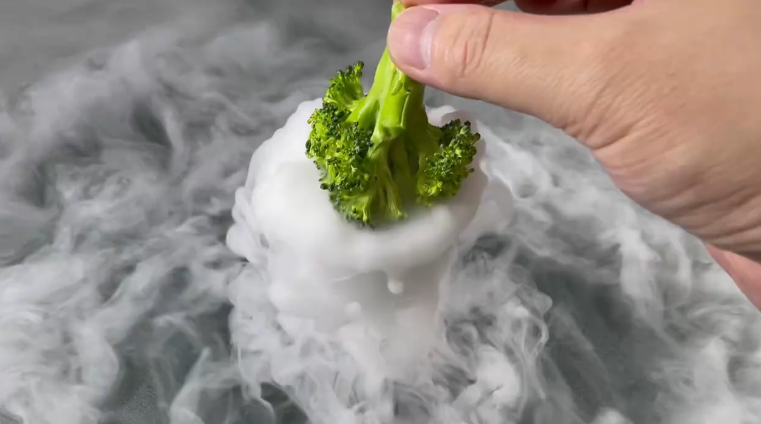 用干冰和酒精制作超冷液体，趣味科普