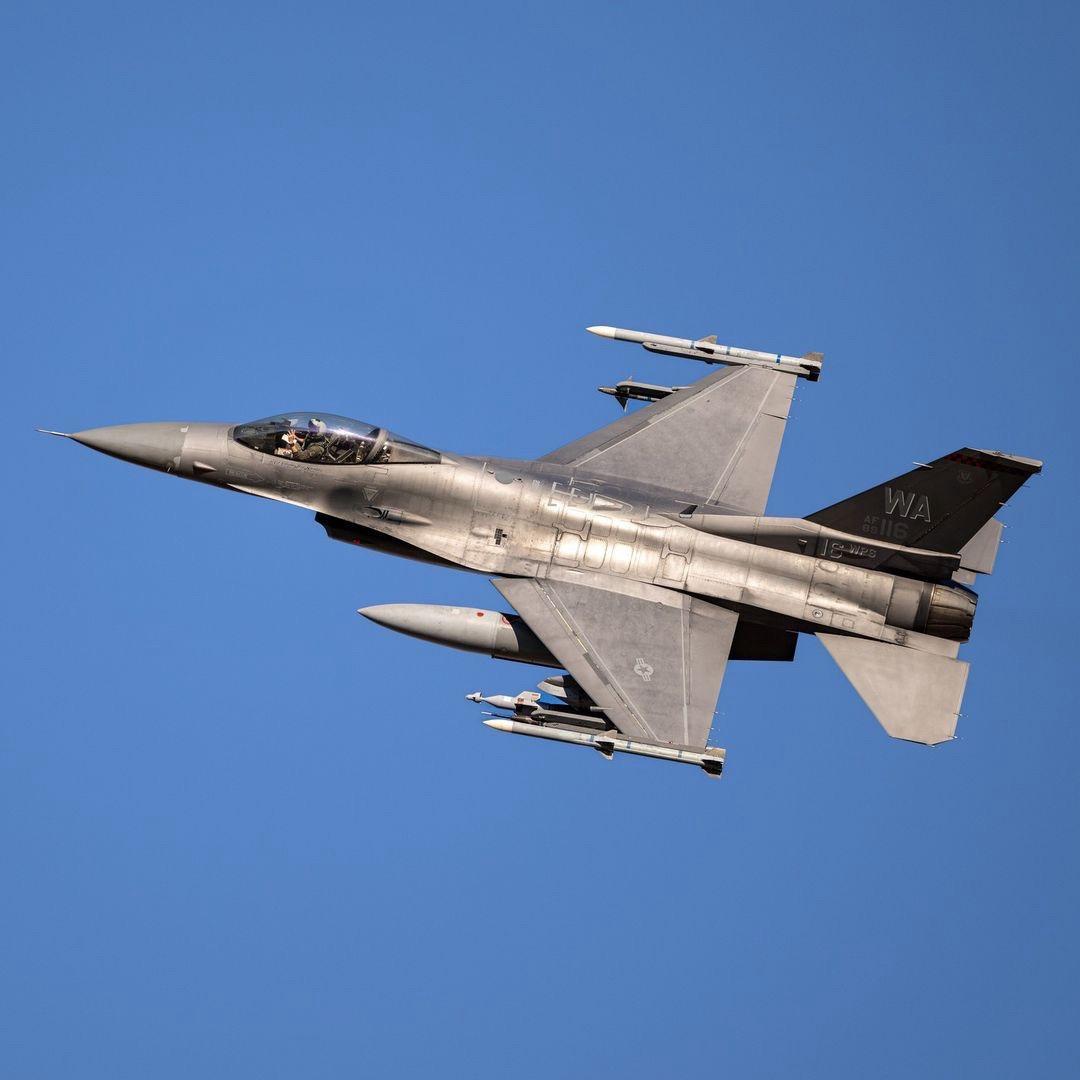 F16战隼飞机