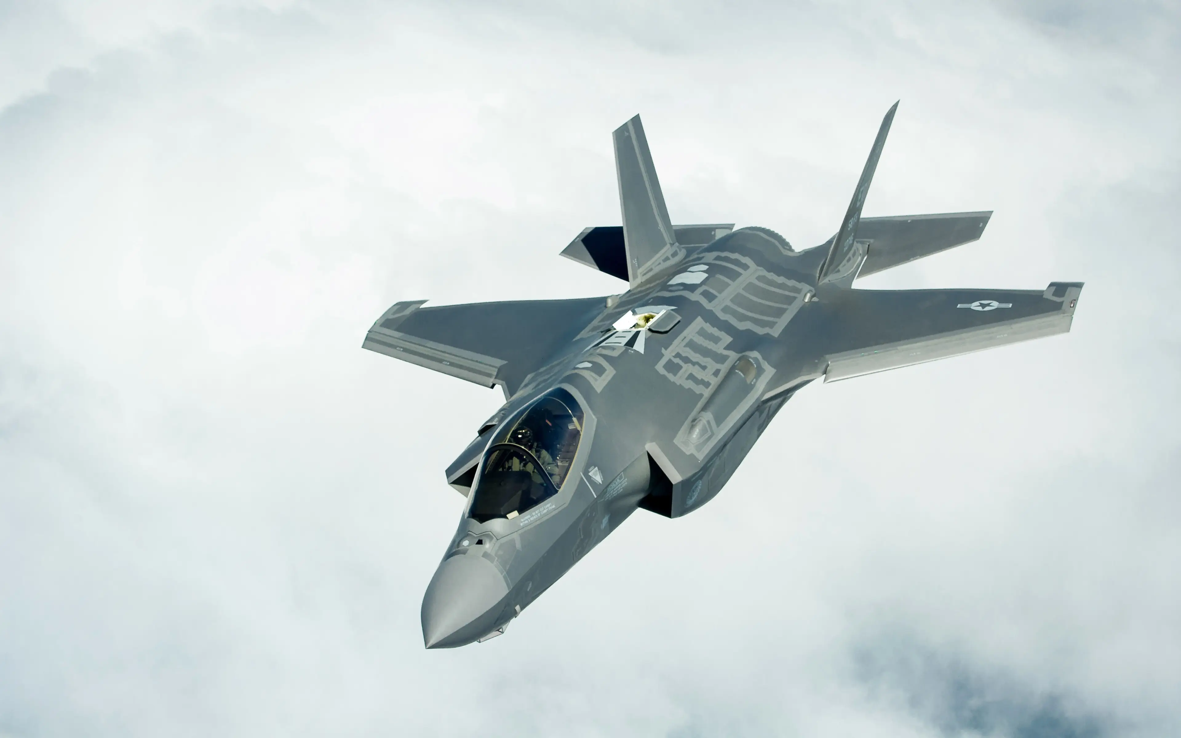 美军F-35战机有多烧钱？