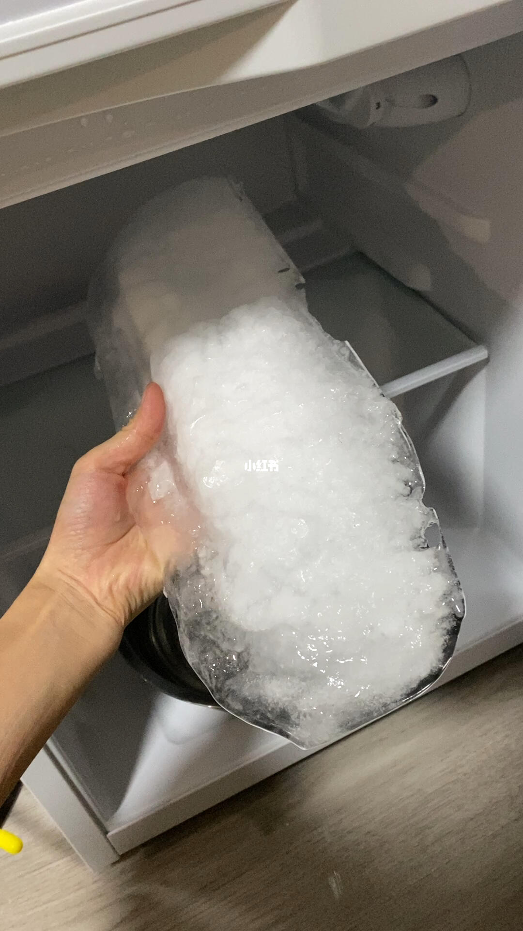 用刀给冰箱除冰会导致爆炸