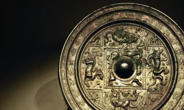 国外耗费100年才弄清楚的中国魔镜有多神奇？